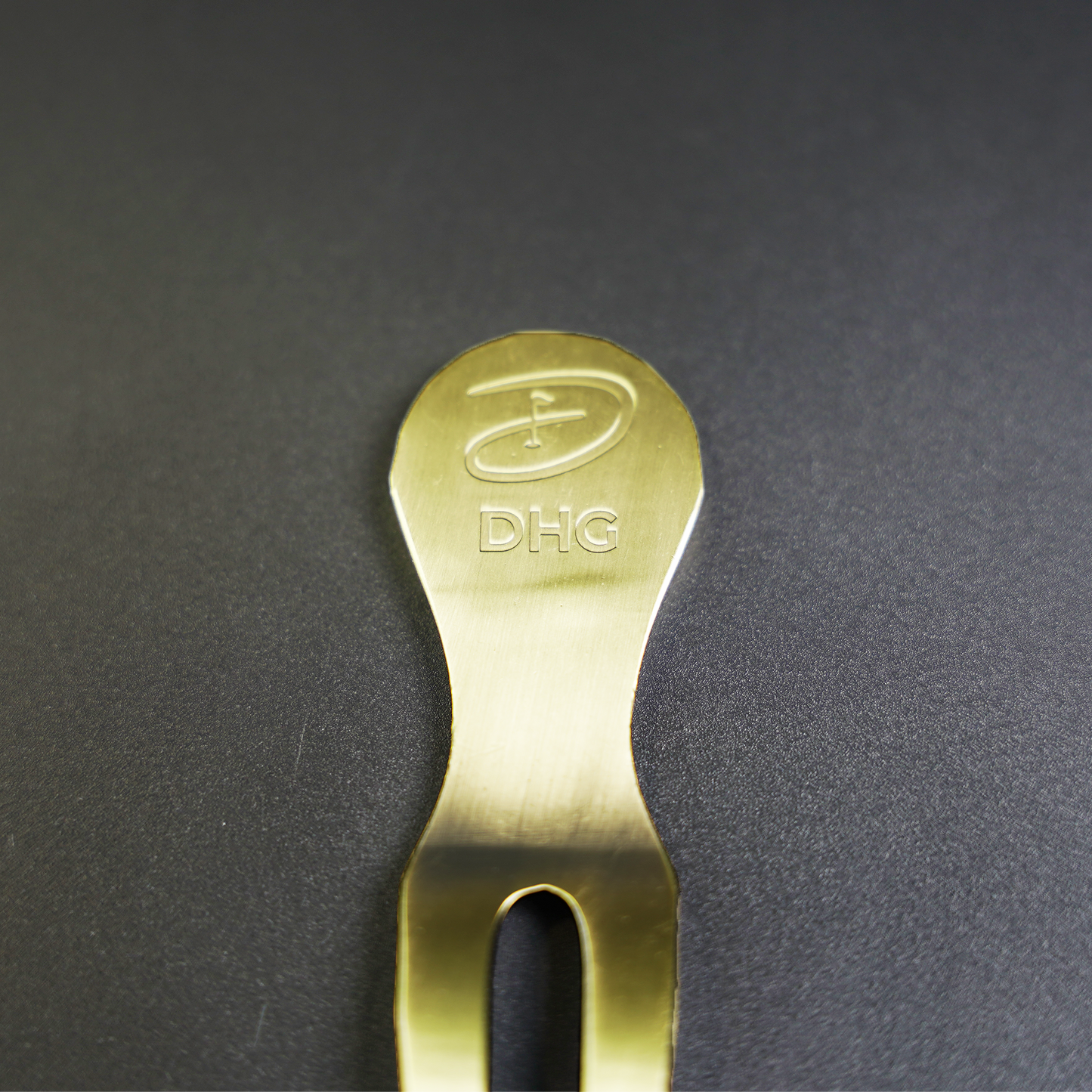 Deluxe Pitchmark Repairer + Ball Marker | DHG