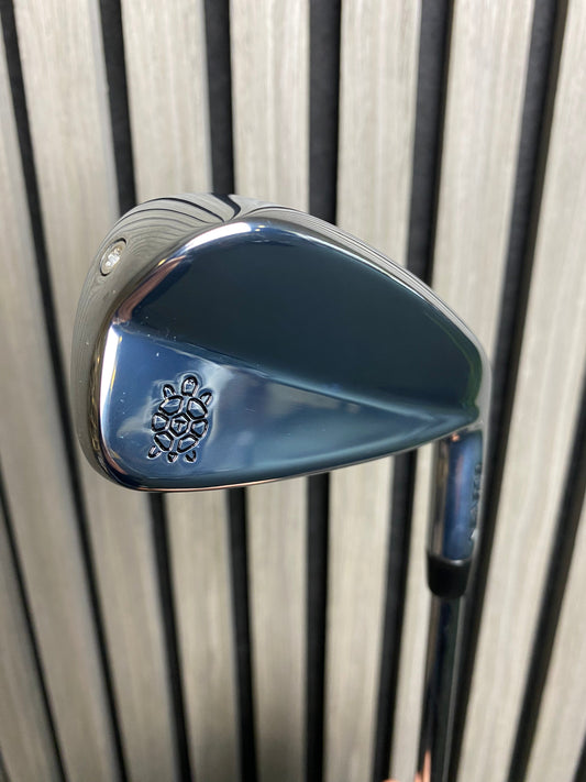 The Eleven Tortoise Long Iron: A Tour-Inspired Approach to Traditional Performance